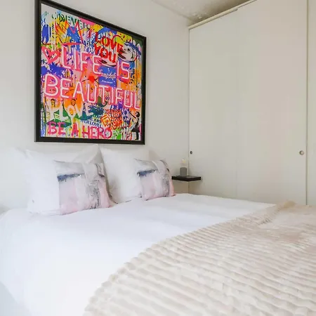 Modern - 2br-4p- Javel Apartment *